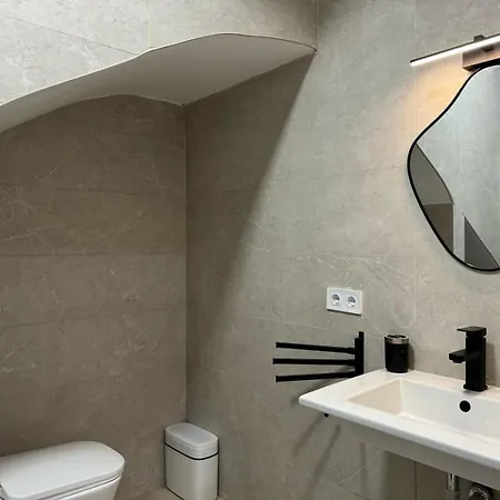 Almagro Lopez 公寓